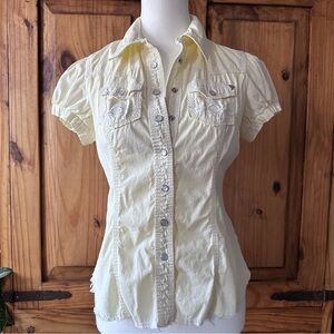 Vintage Y2K Guess Short Sleeve Button-Front Shirt in Pale Yellow - M